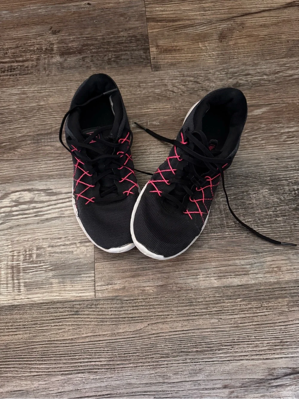Nike Flex Black Athletic Sneakers with Pink Accent Lacing Size 7.5